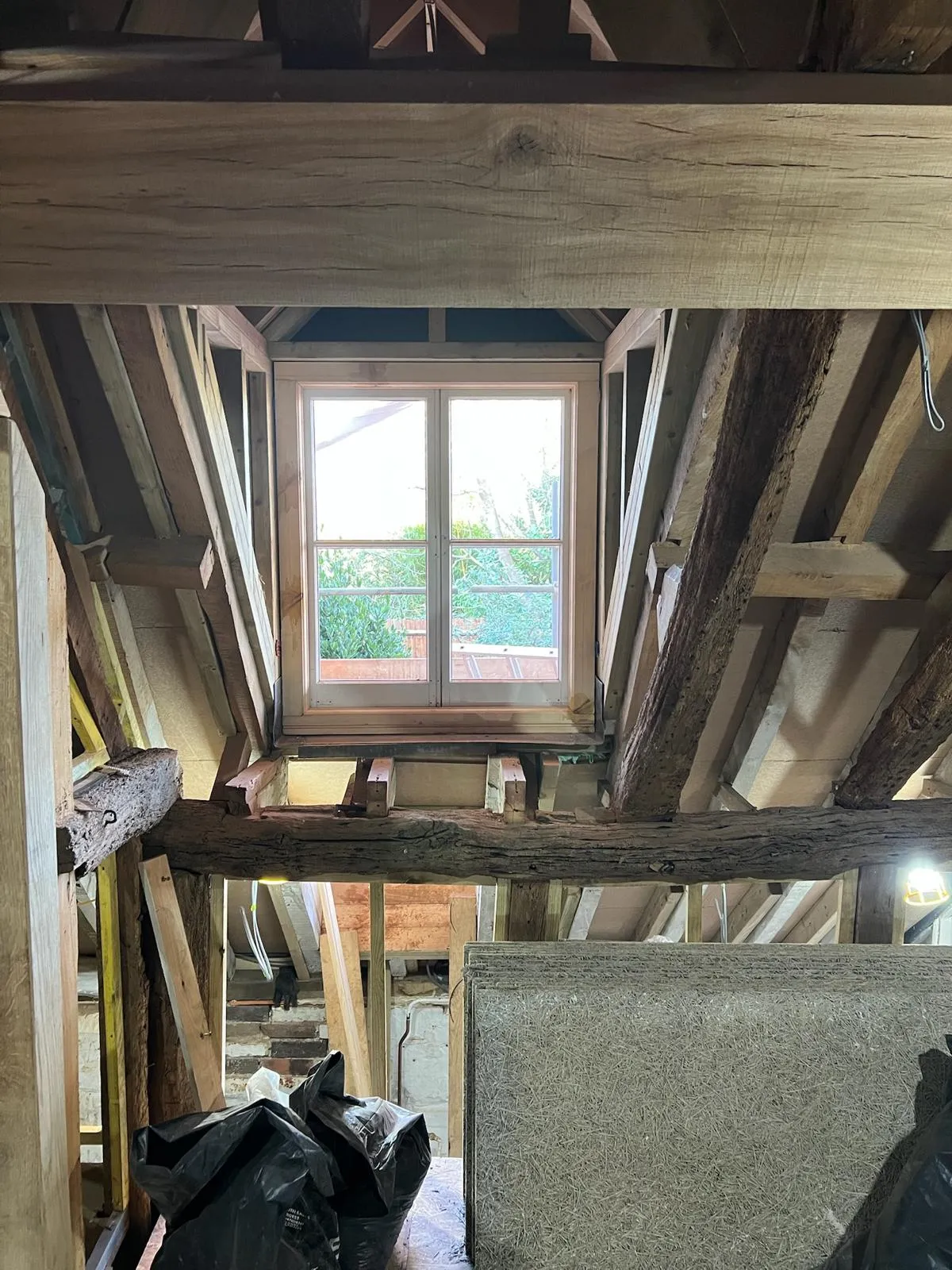 A room that has a window in it.